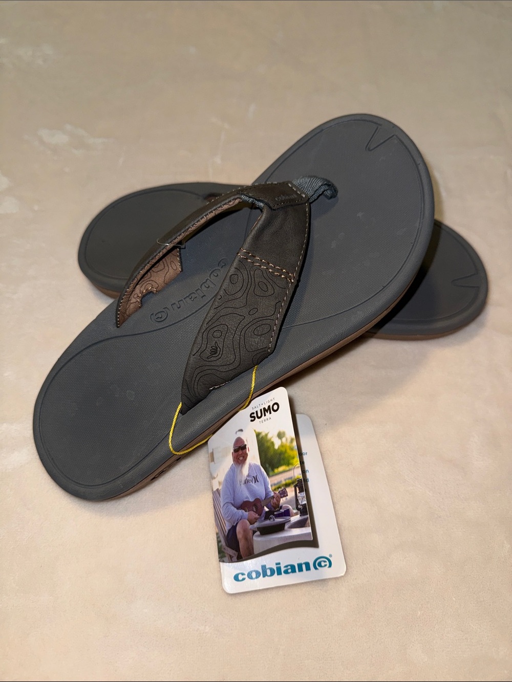 NWT Cobian Men’s Flip Flops. Size 9.